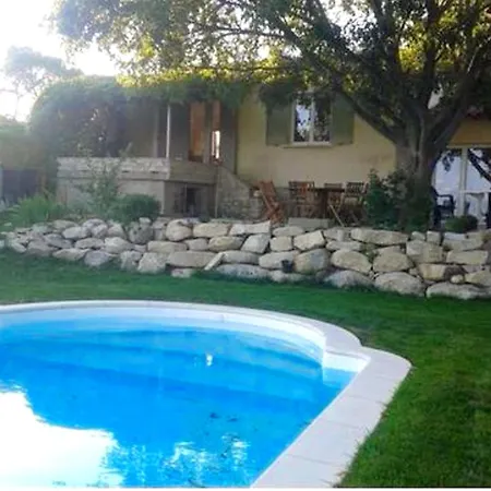 Maison Charmante Avec Piscine Privee A Orthoux-serignac-quilhan بيت للعطل