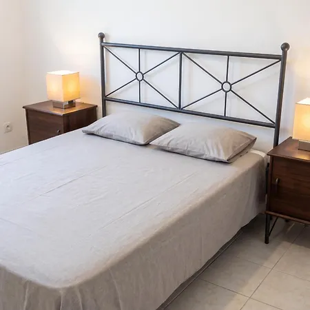 Holiday home Maison Charmante Avec Piscine Privee A Orthoux-serignac-quilhan *