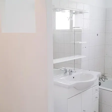 Сasa de vacaciones Maison Charmante Avec Piscine Privée à Orthoux-sérignac-quilhan